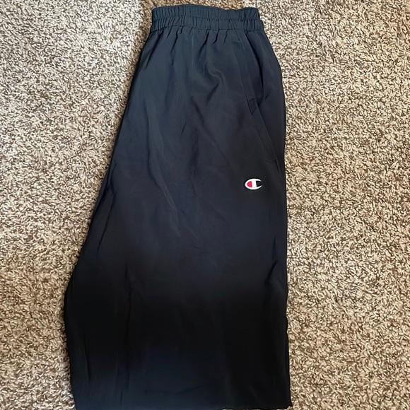 Men’s Champion sweatpants - Picture 1 of 3